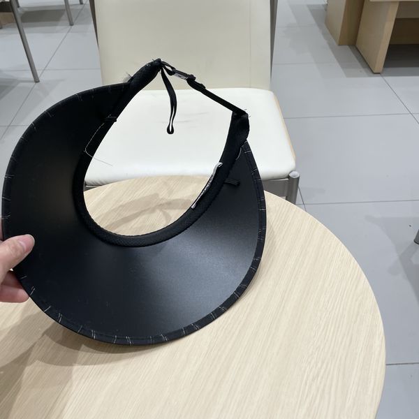 C*hanel  Hats Top XX20250411-57