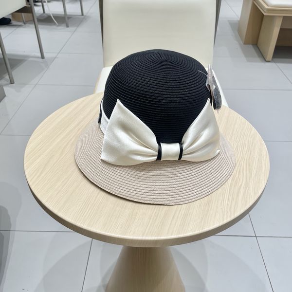 M*iuMiu  Hats Top XX20250411-64