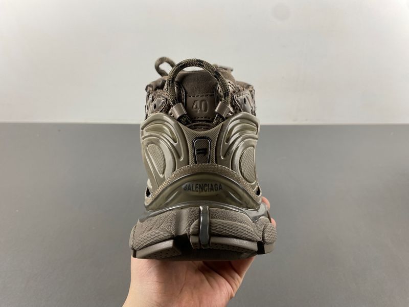 B*alenciaga runner Sneaker AM20250430-3