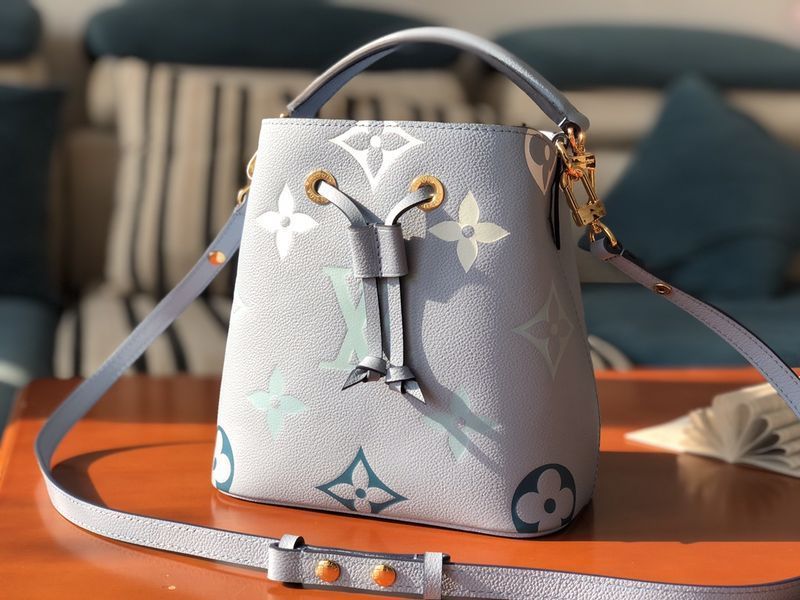 L*ouis V*uitton Bag Top Quality 20 x 20 x 13cm